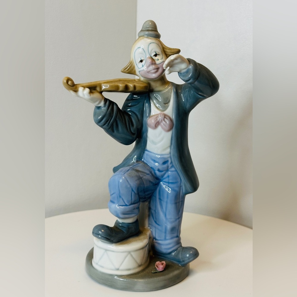Vintage Paul Sebastian Porcelain Clown Playing The Violin Figurine